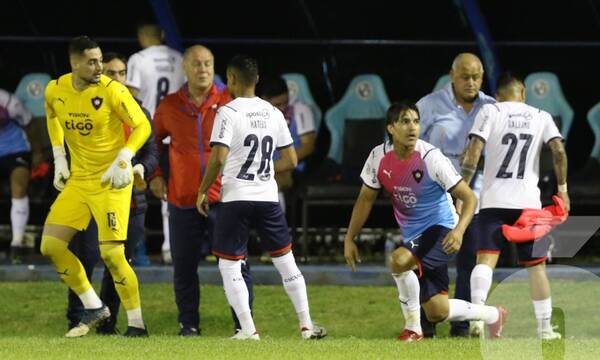 Crónica / [VIDEO] ¡Mba'epico Jean! La "carrera vaqueta" que se hizo viral