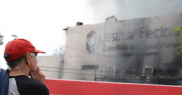 La Nación / Bombero asegura que en todo momento se buscó al funcionario del TSJE fallecido