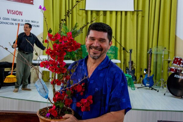 Internos culminan cursos de bonsái en penal de Tacumbú - Unicanal