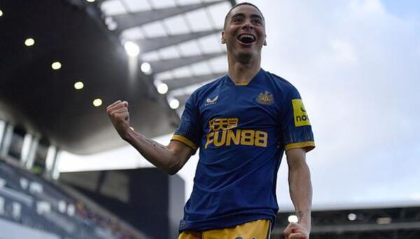 Miguel Almirón fue autor de dos goles en la victoria de Newcastle sobre Fulham