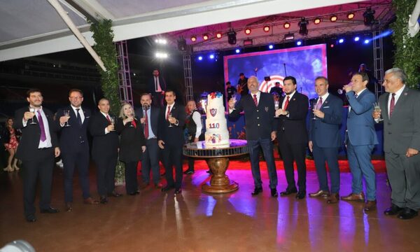 (GALERIA)¡Cerristas celebraron con mega farra los 110 años del club!