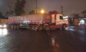 Hombre en estado grave tras ser arrollado por camión