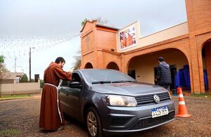Capuchinos bendicen vehículos en Ciudad del Este - ABC en el Este - ABC Color