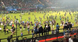 ¡Tragedia en Indonesia! Más de 100 muertos en un estadio de fútbol