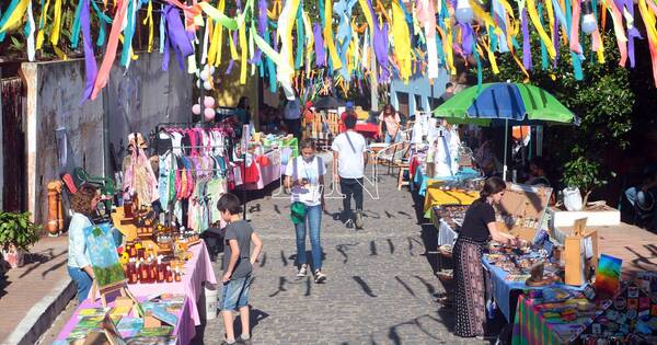 La Nación / Loma San Jerónimo, sede cultural de ASU 2022, arrancó con sus ferias y aguarda la visita de unas 4.000 personas este feriado largo