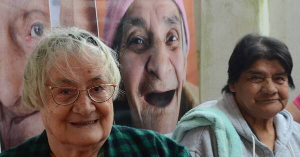La Nación / Agasajan a abuelos en el “Día internacional de las personas mayores”