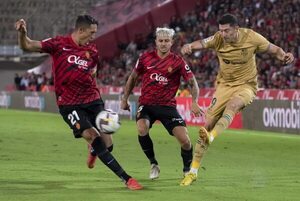 Barcelona gana por Lewandowski y es líder provisional - Fútbol Internacional - ABC Color