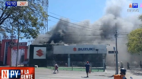 Concesionaria se incendió en Asunción - Paraguaype.com