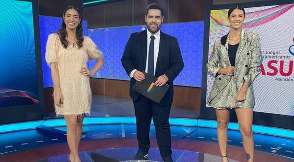 Crónica / [VIDEO] Conductores de TV trozaron por su físico a Tini Stoessel al aire