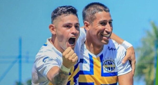 Sportivo Trinidense corona el ascenso a Primera con el título