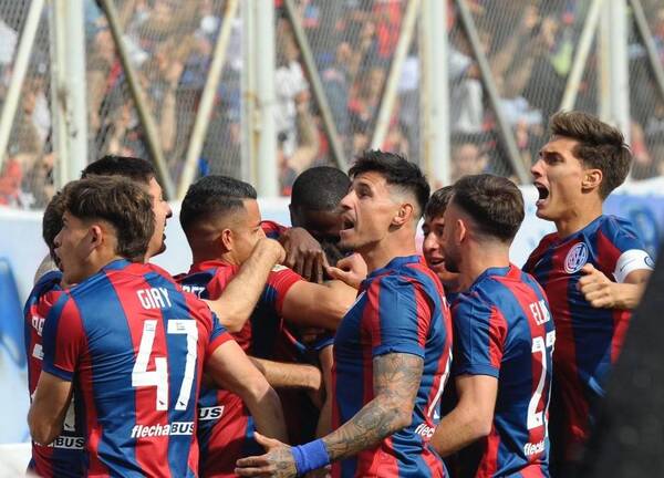 Crónica / [VIDEO] El jugador paraguayo que hizo de camarógrafo en pleno clásico curepa