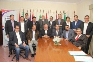 Hay 75 precandidaturas para las 17 gobernaciones del país - Política - ABC Color