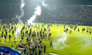 Tragedia en el fútbol: Rebajaron a 125 la cifra de muertos tras disturbios en el clásico de Indonesia - Megacadena — Últimas Noticias de Paraguay