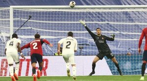 Real Madrid cede los primeros puntos y comparte el liderato al Barça