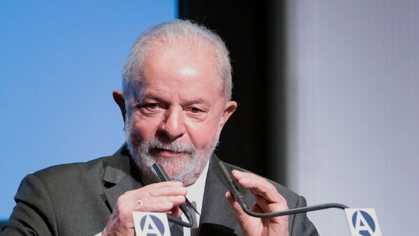 Lula adelanta a Bolsonaro con el 70,00 % escrutado en Brasil