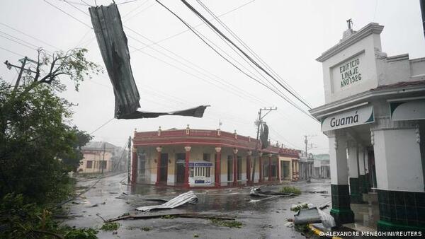 Ian deja en Cuba cinco muertos y más de 100.000 viviendas dañadas