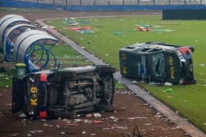 Rebajan a 125 cifra de muertes en Indonesia por tragedia de fútbol