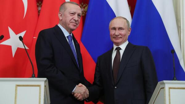 Putin confirma a Erdogan su disposición a negociar con Kiev con la ayuda de Turquía | 1000 Noticias