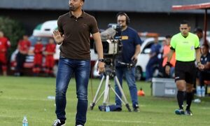 Agotamiento físico y mental: se enojó Cacerito, “las decisiones las tomo yo y no los jugadores”, he’i
