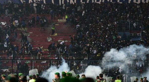 17 niños entre los 125 muertos en la tragedia de Indonesia