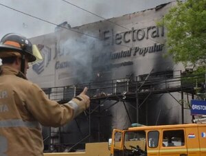 Máquinas de votación debían estar en otro bloque, cuestiona senadora · Radio Monumental 1080 AM