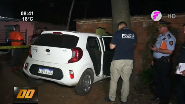Asaltantes roban vehículo a conductora y luego se estrellan