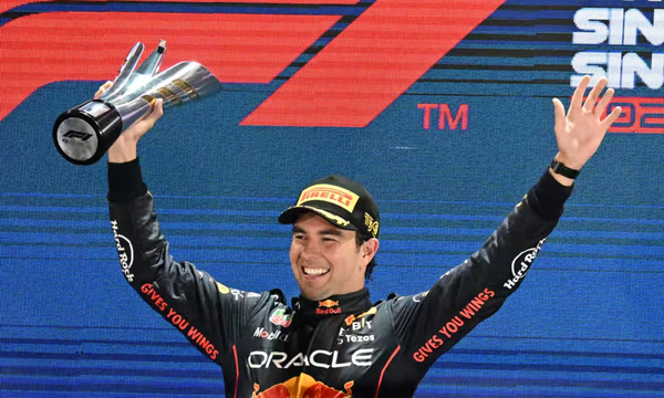 Checo Pérez se corona en el GP de Singapur