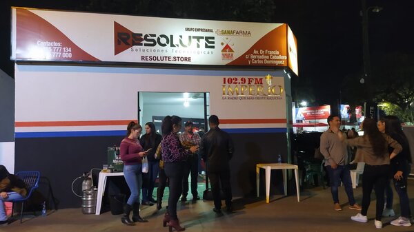 Ganadores del sorteo de premios de Resolute Soluciones Tecnológicas en la Expo Amambay - Radio Imperio