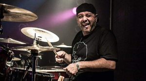 El ex batero de Alma Fuerte, Bin Valencia, falleció en pleno show