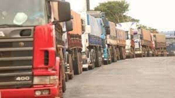 Camioneros esperan que rebaja de combustible por litro sea de más de 1.000 Gs.