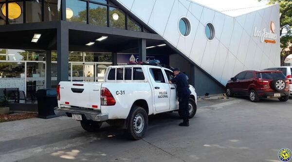 Motochorros asaltan un súper y roban G. 6 millones •