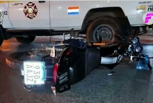 Conductor chocó y mató a un motociclista mientras escapaba de la policía