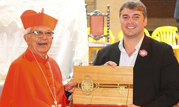 Cardenal Martínez recibió la llave de la ciudad - OviedoPress
