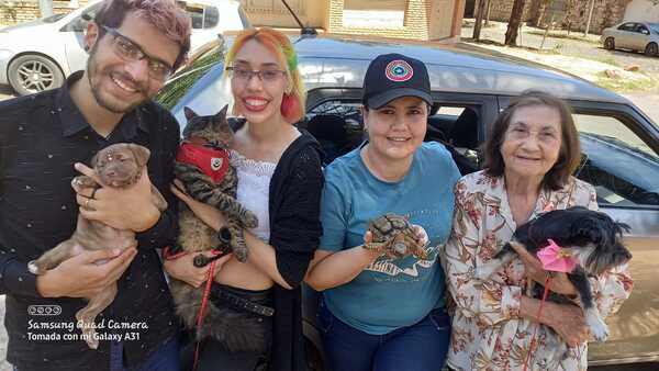 Hermanos Capuchinos realizan tradicional bendición de mascotas - Megacadena — Últimas Noticias de Paraguay