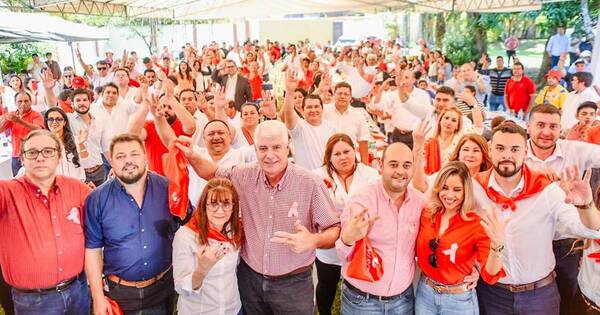 La Nación / Precandidato se queja de ministros que no hacen campaña por Arnoldo Wiens