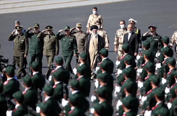 Líder supremo de Irán condena las protestas y culpa a Estados Unidos
