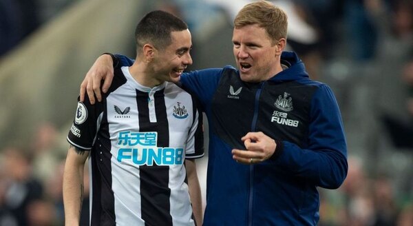 El DT del Newcastle, maravillado con Almirón: 'Es capaz de hacer cosas mágicas'