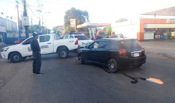 Diario HOY | Barra de Luque con órdenes de captura dispara balazos en disco, huye de policía y choca a tercero