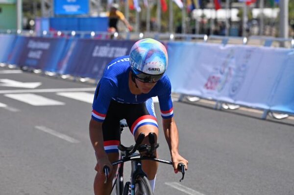 Agua Marina Espínola consiguió la medalla de Oro