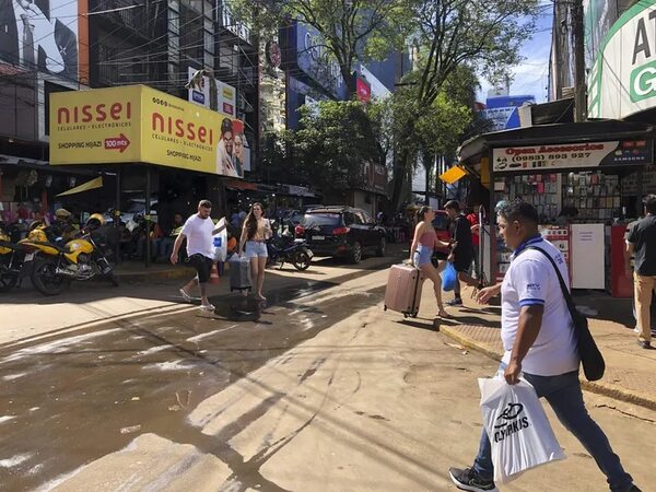 Fin de semana largo con poco impacto en comercio de Ciudad del Este - ABC en el Este - ABC Color