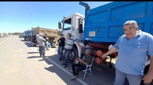 Camioneros volqueteros van a un paro por falta de pagos - Nacionales - ABC Color