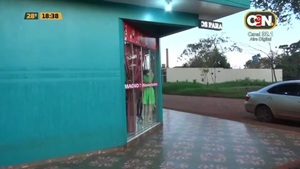 Descuidistas robaron una tienda de ropas - C9N