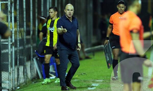 Crónica / Jubero he'i que todos son responsables cuando se gana o se pierde