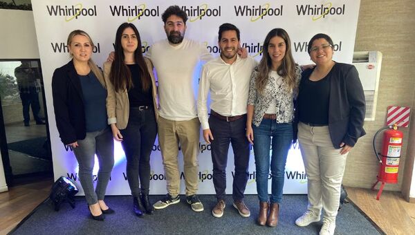 Whirlpool realizó capacitación técnica sobre lavado y refrigeración