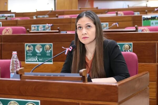 Ejecutivo nombra a Carmen Marín en el BCP - Economía - ABC Color