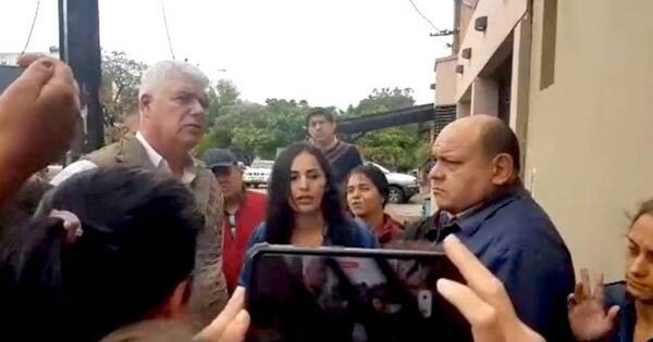 La Nación / Grietas en proyecto oficialista se evidencian en actos políticos