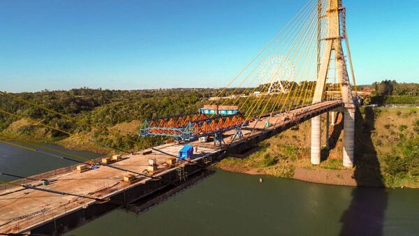 Esperan mejorar la economía con el nuevo puente habilitado en el Este