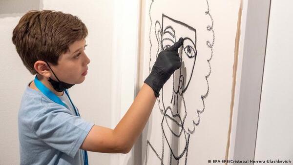 Niño de 10 años vende sus obras de arte por más de $125.000