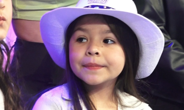 Melanie, la niña que interpretará a Marilina | Telefuturo