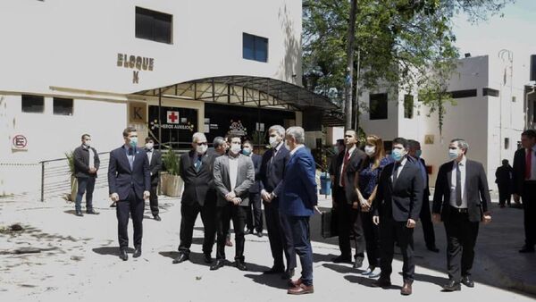 Mario Abdo Benítez visita sede del TSJE tras incendio